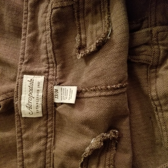Aeropostale Size 13/14 Tan striped capris - Picture 5 of 5